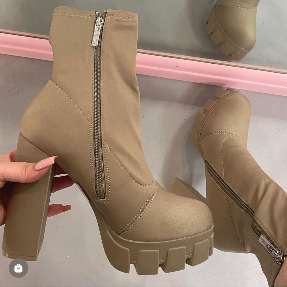 Platform Chunky Boots / NEW